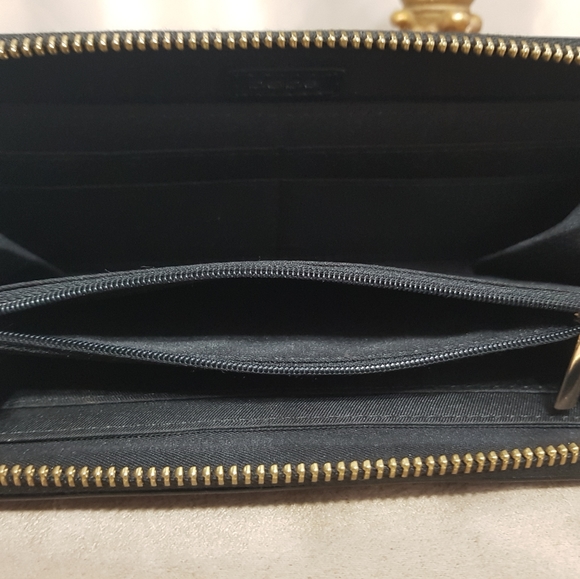 Wallet  😉 2 OR $20 - Picture 5 of 8